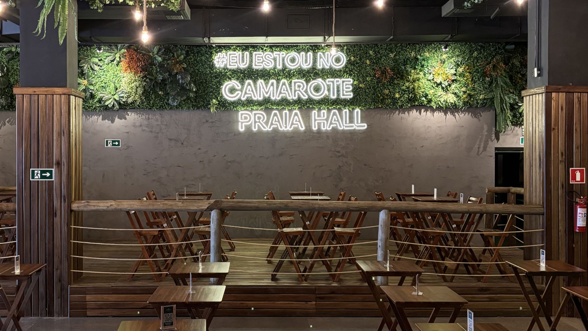 Praia Hall